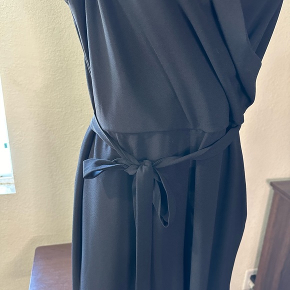 cupcakes and cashmere Black jumpsuit. Wide leg, wrap top. Great for any event! - Picture 5 of 7